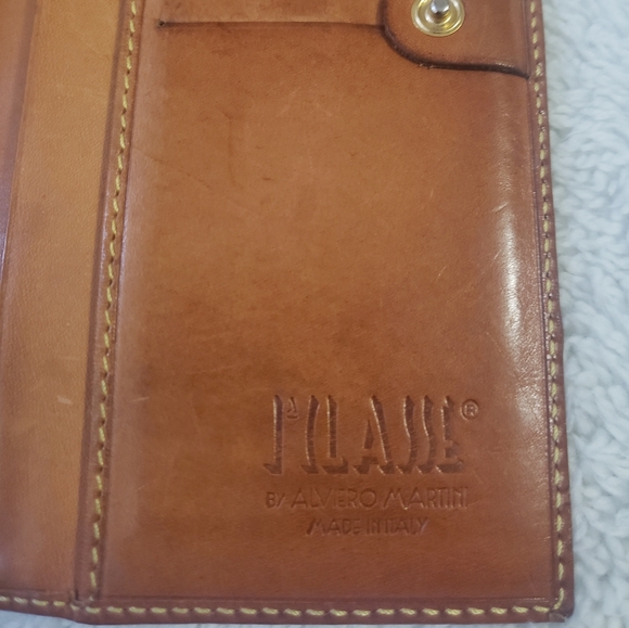 ❣️Alviero Martini Wallet❣️ - Picture 4 of 16